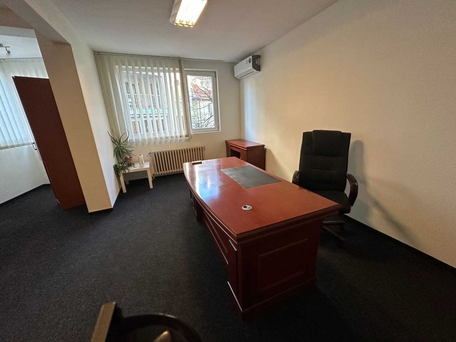 Дава се под наем Тристаен апартамент в София, Иван Вазов - 101 кв.м за 840 € - Снимка #1