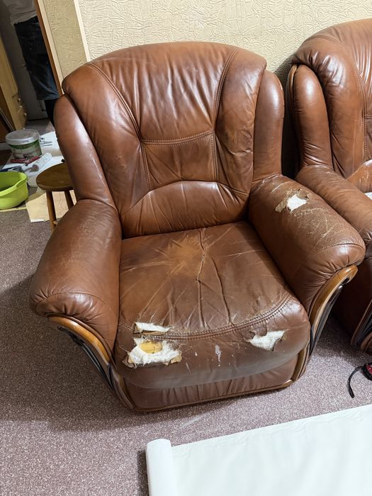 Кожаные кресла на перешивку