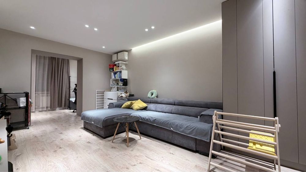 Продается 2х комнатная квартира кирпич Массив Ялангач Экобазар