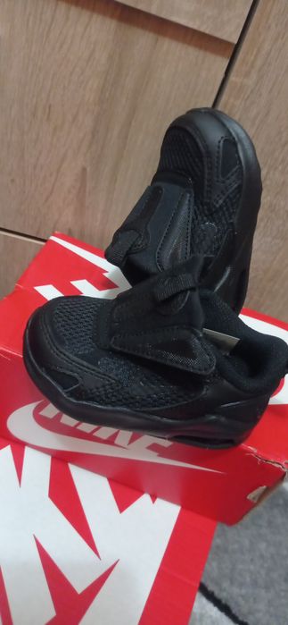 Nike - Pantofi sport cu insertii de piele Air Max Bolt, Negru, 19.5