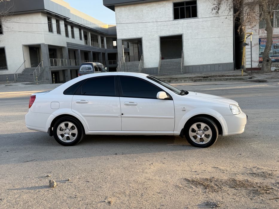Lacetti 1.8 2011