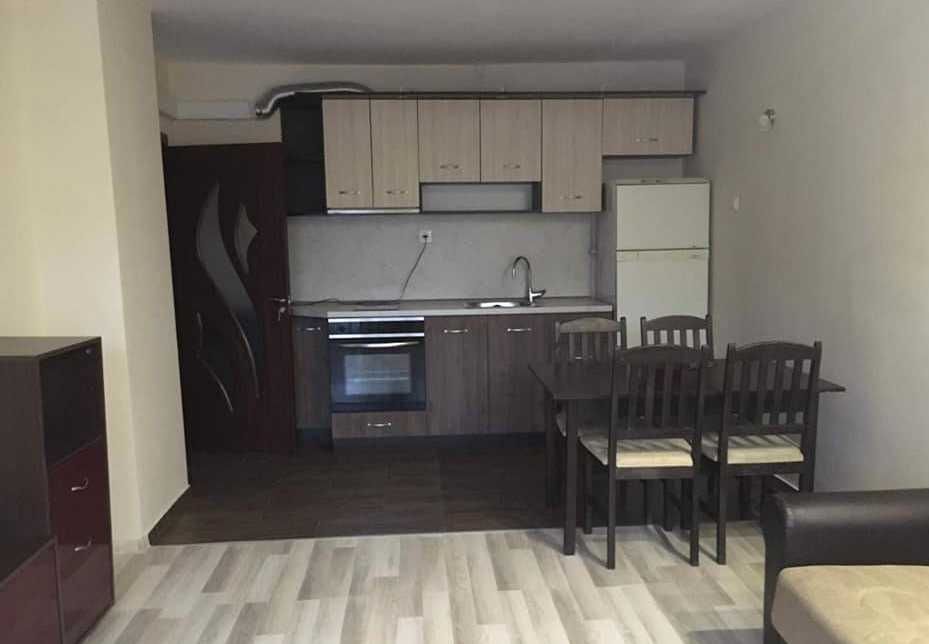 Дава се под наем Тристаен апартамент в Бургас, Братя Миладинови - 60 кв.м за 255 € - Снимка #1