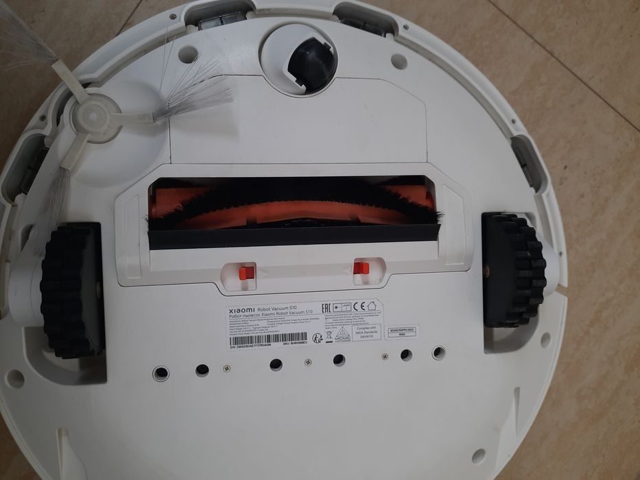 Vând aspirator Xiaomi S10