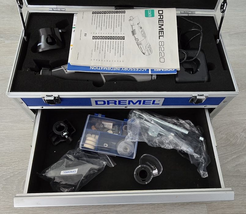 Dremel 8220_Unealta multifunctionala 12V, 2x2Ah