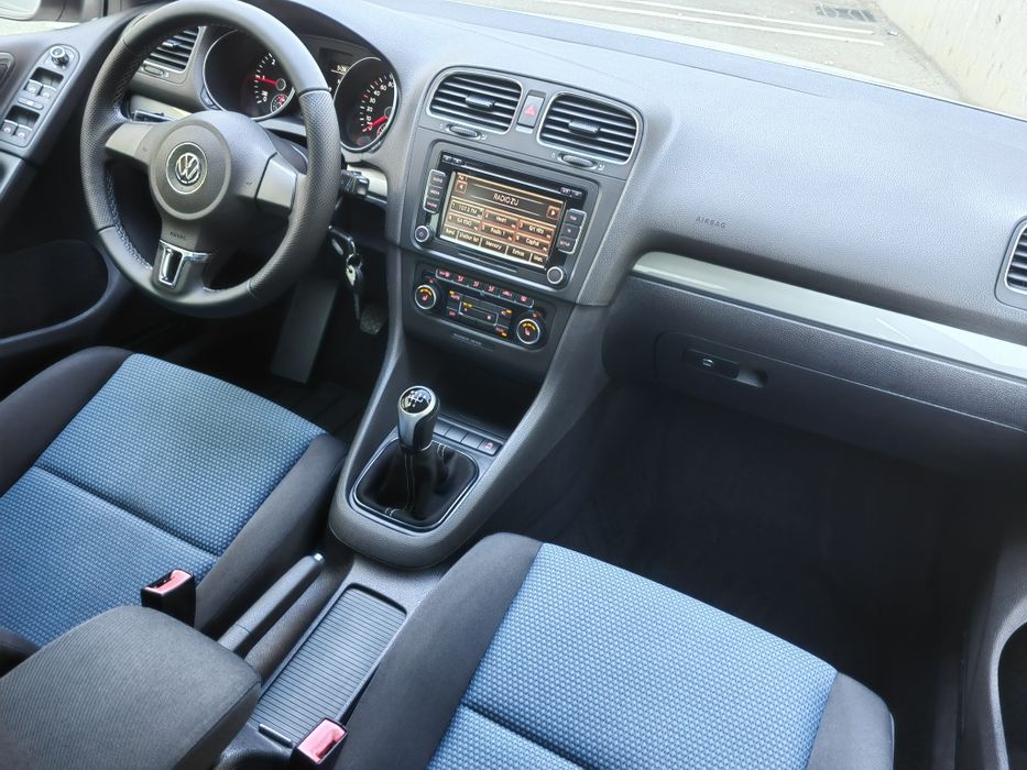 VW Golf VI / 1.6TDI 105CP / Pachet R-Line