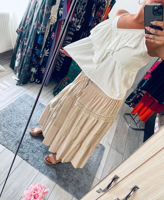 Fuste si bluze vaporoase din vascoza