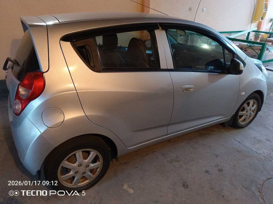 Продаётся свой автомобиль Chevrolet Spark.