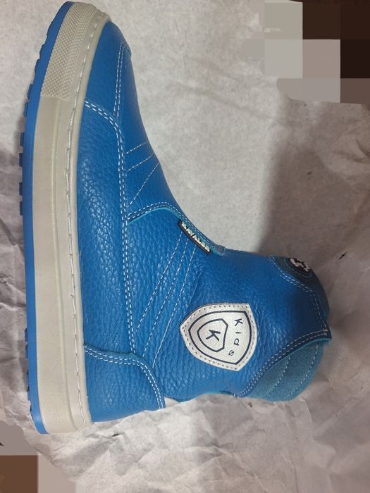 Детски боти-размер 31.От естествена кожа,синя напа,подплатени с агнешк