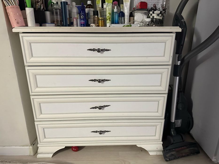 шкаф,комод,зеркало,2 тумбочки