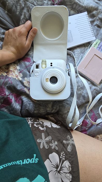 Instax mini 12 - бял