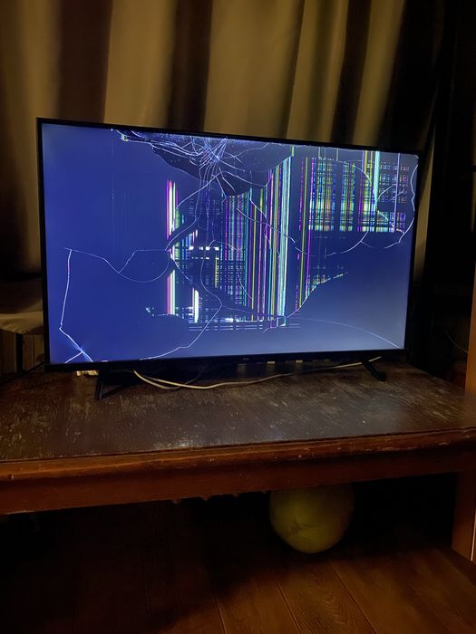 Продам смарт телевизор