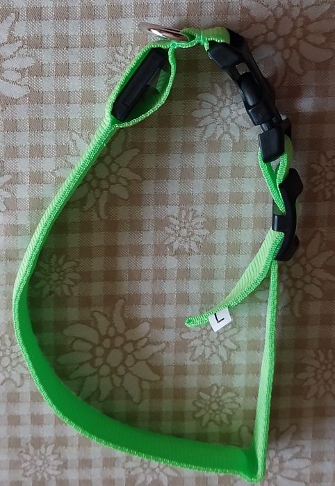 Грейка и светлоотразителна  лента за куче