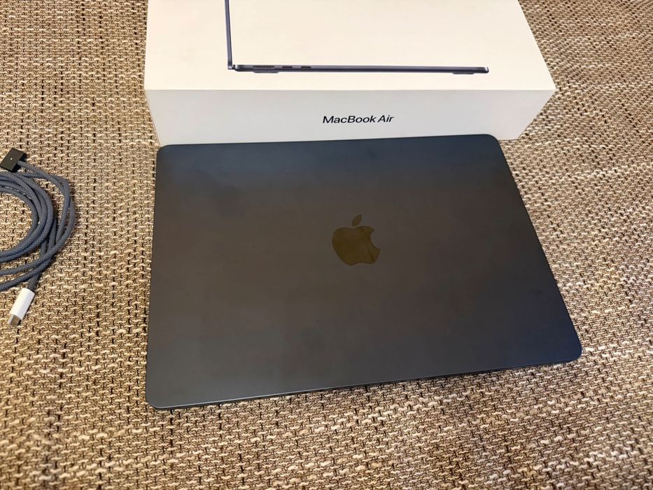 MacBook Air M2 13.6