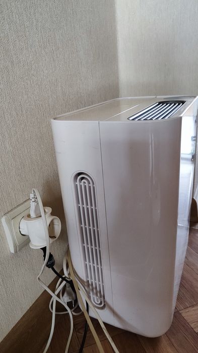 Продам увлажнитель воздуха.