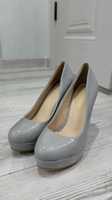 Продам женскую обувь