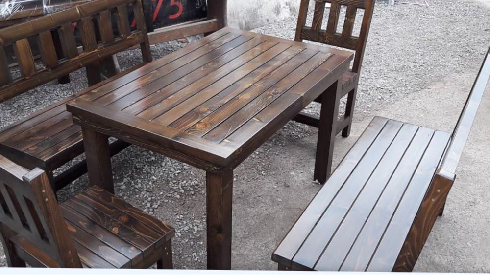 Баварски маси и пейки