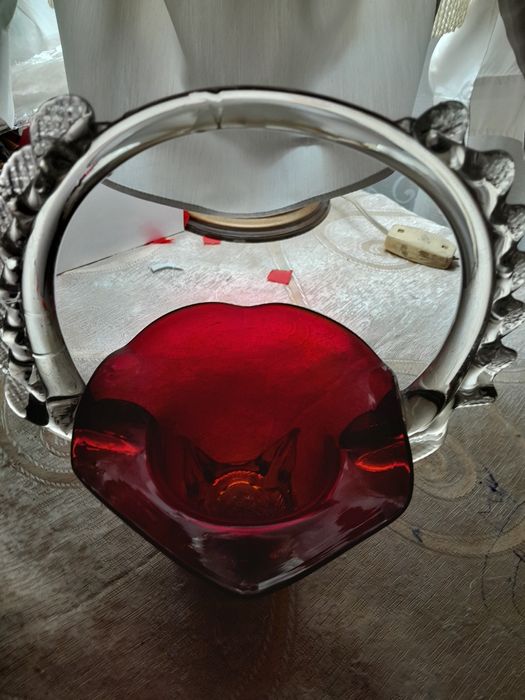 Продам конфетницу