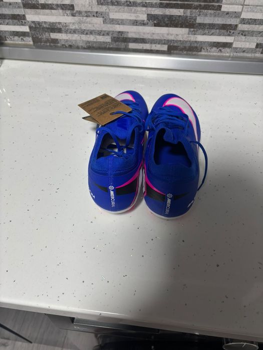 Vând ghete fotbal Nike produs nou