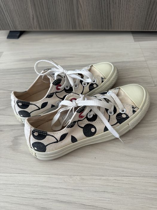 Converse fetite