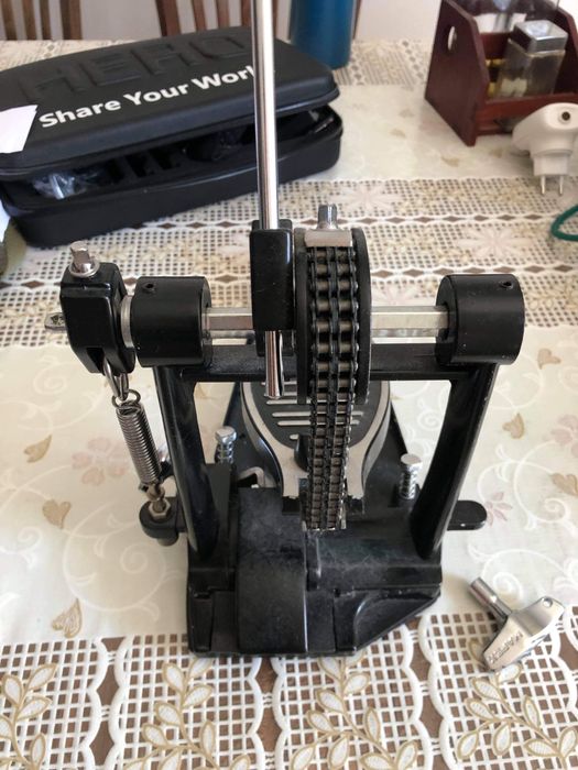 Drum kick pedal (барабани)