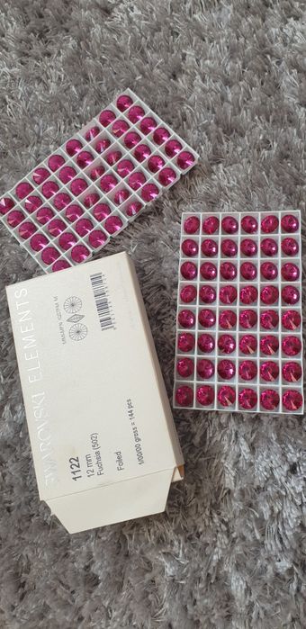 Cristale originale Swarovski – Fuchsia (roz intens)