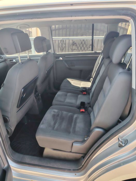 Auto vw TOURAN AN 2013  nr. Tel. 0745519697