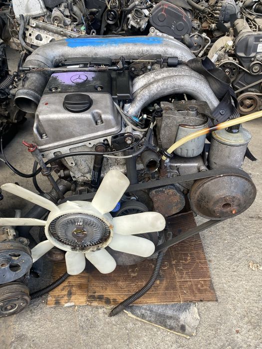 Двигатель  MERCEDES OM606