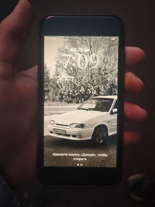 iPhone SE продам