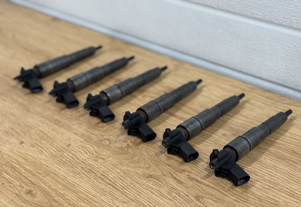 Продавам комплект 6 броя пиезо дюзи bmw за двигатели 3д м57 231к.с