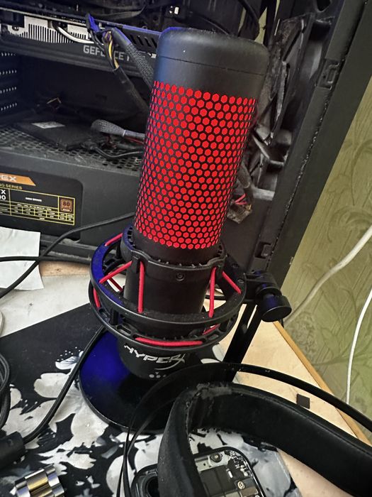Продам микрофон HyperX