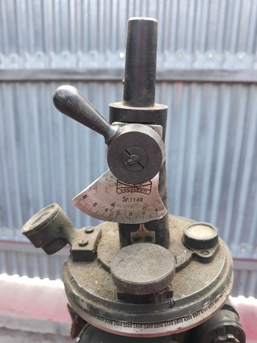 Trepied vechi  militar , marca IOR