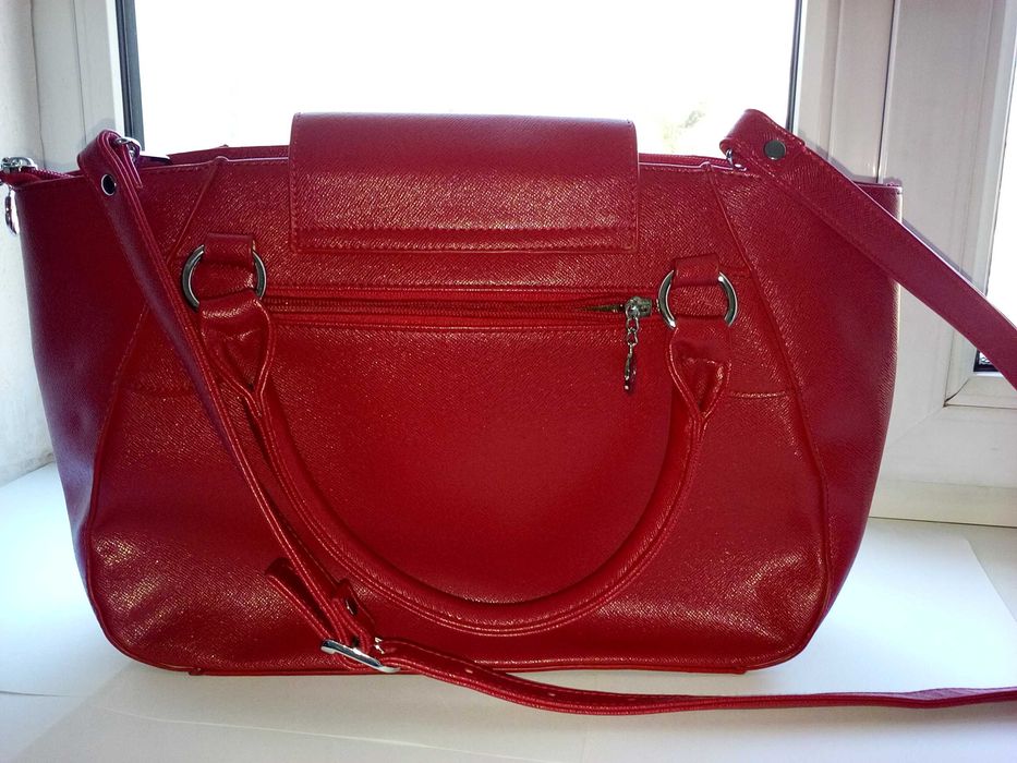 Сумка  красная новая