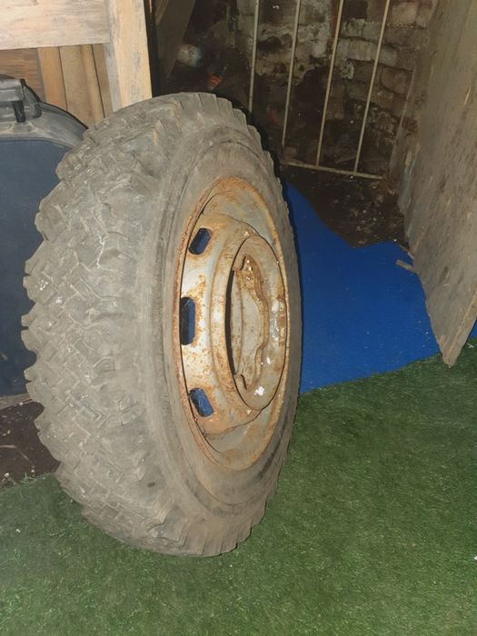 Vind 3 genți Warburg 311. 2 cu cauciucuri, cramponate!