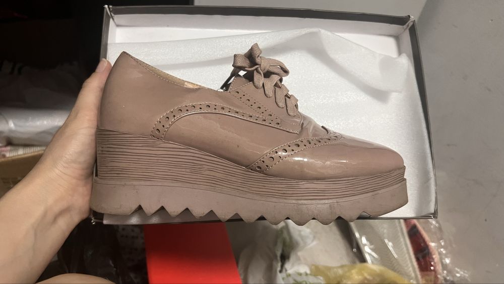 Срочно продаю новый туфли