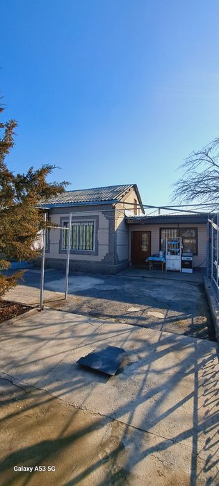 Продаётся дом в центре.