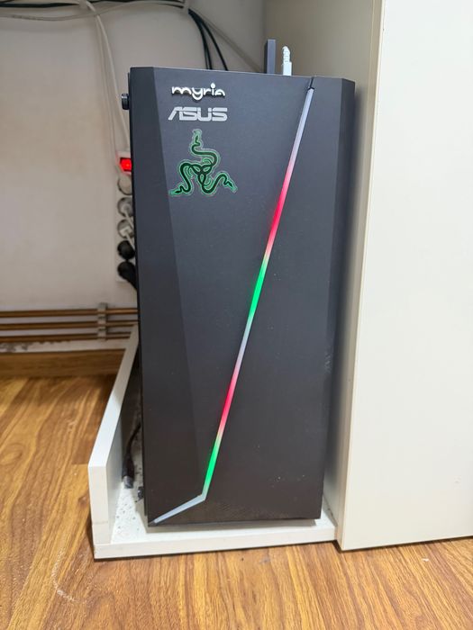 Pc Asus de gaming - stare foarte buna