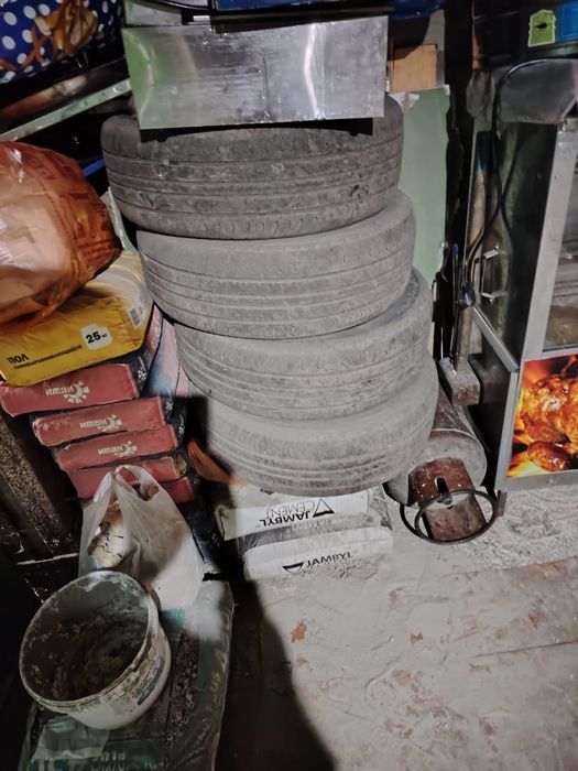 Шины для машины в хорошем состоянии