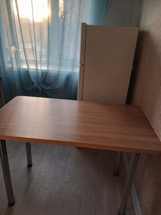 Продам стол, кухонный.