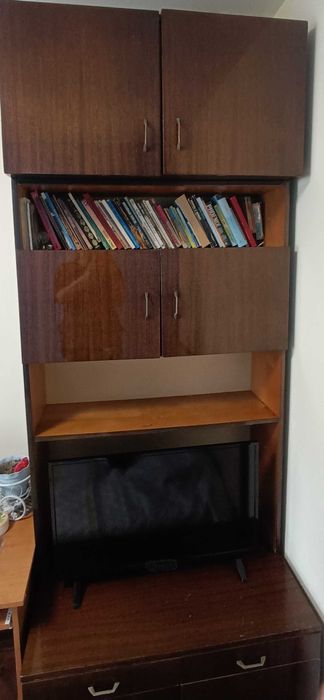 Стара секция- един модул-библиотека- тв шкаф - Подарявам!