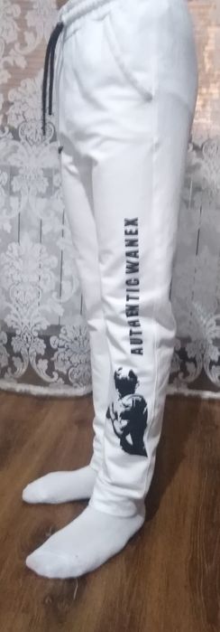 Спортивные штаны