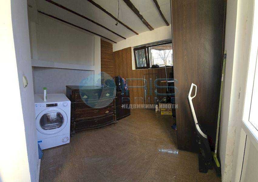 Дава се под наем Етаж от къща в Шумен, Център - 120 кв.м за 124950 € - Снимка #11