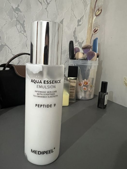 Продаю эмулсию для лица Пептид 9