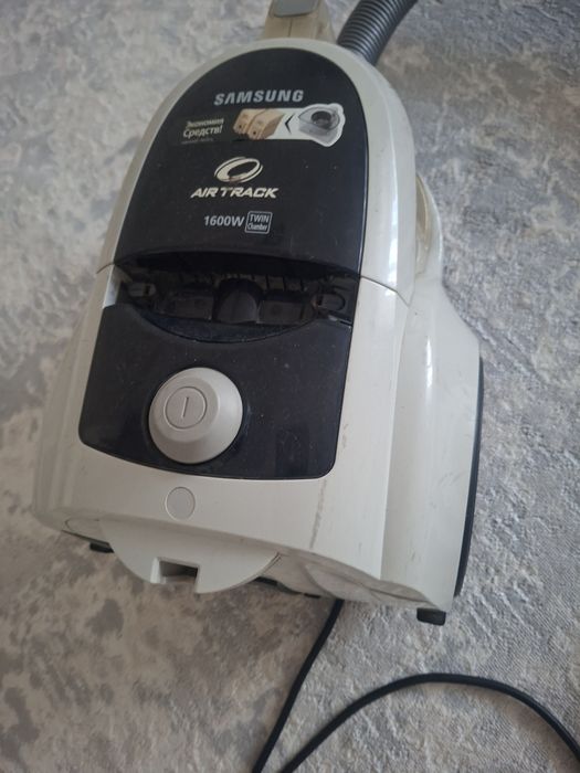 Продам пылесос Samsung цена 25тыс