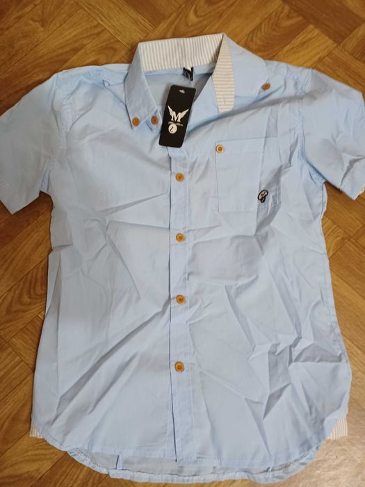 Риза. Къс ръкав. Размер L
