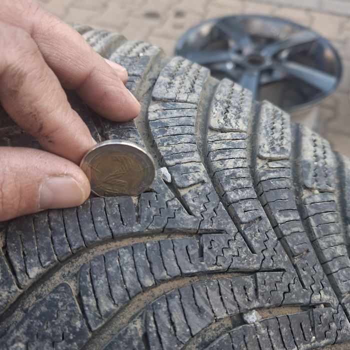 Зимни гуми 205/55/16 запазени