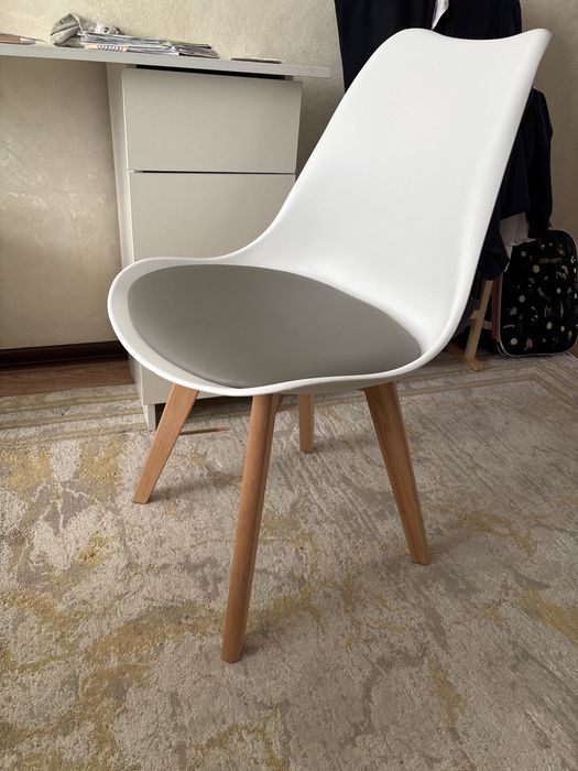 Продам новый стул