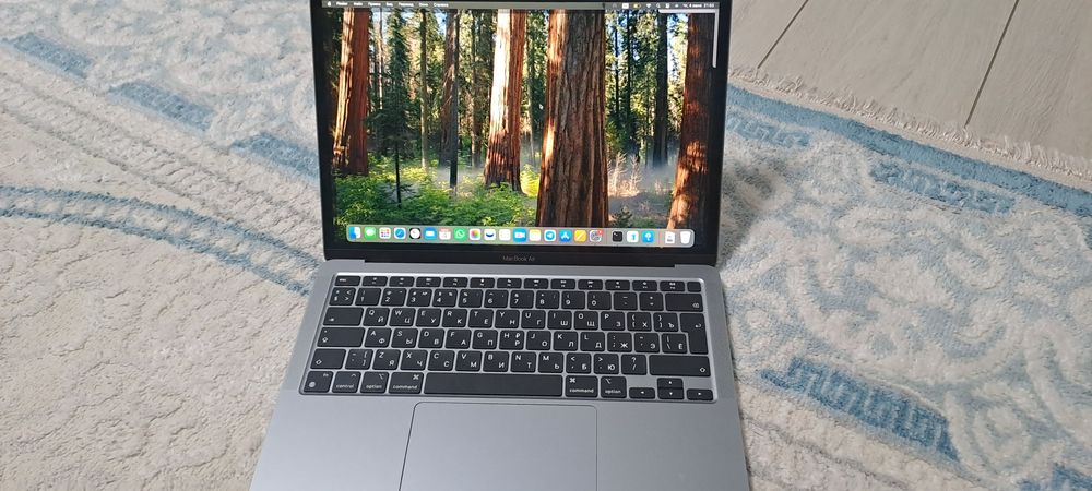 Продам Macbook Air (2020) срочно