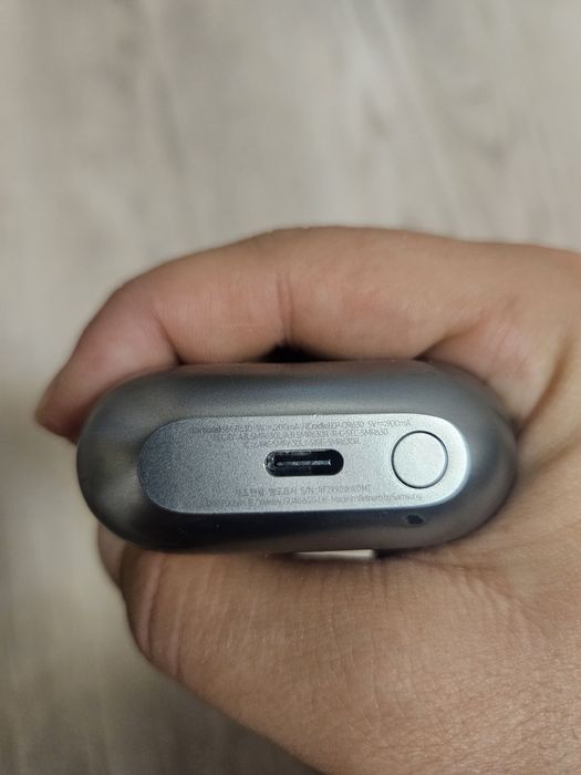 Кутия за безжични слушалки Samsung