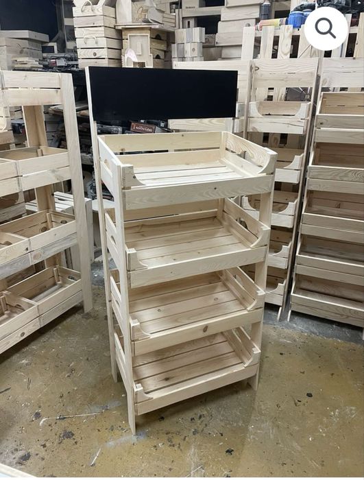 Дървен стелаж / етажерка от щайги с черна дъска за писане