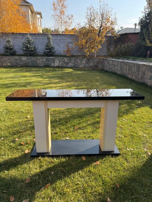 Консоль для прихожей